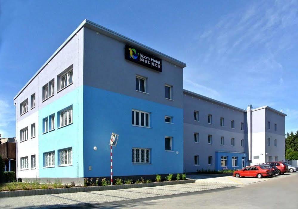 Sport Hotel Sletiste Kladno Exterior photo
